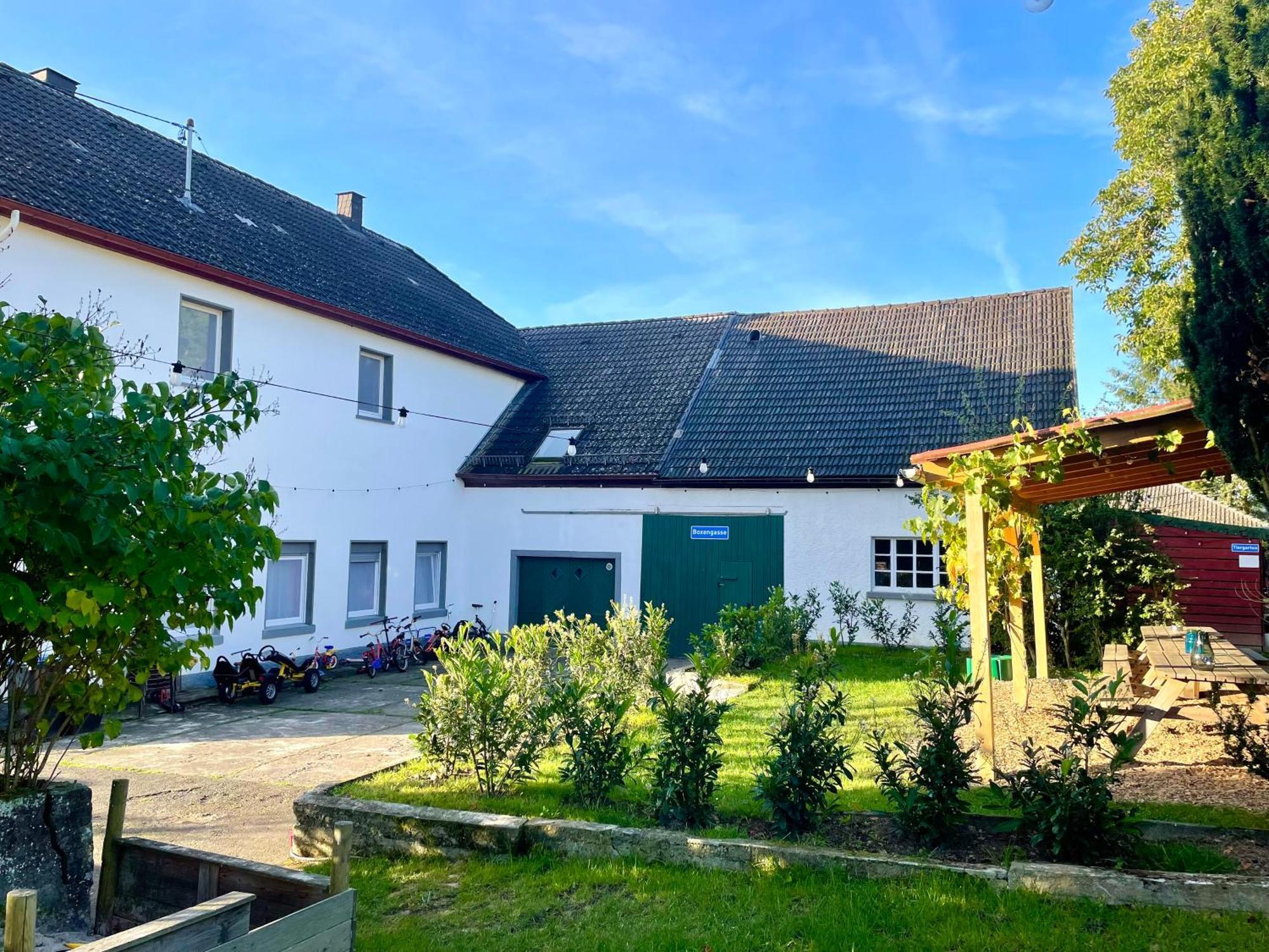 Ferienhaus Backesgarten Fuer 22 Personen Neichen Экстерьер фото